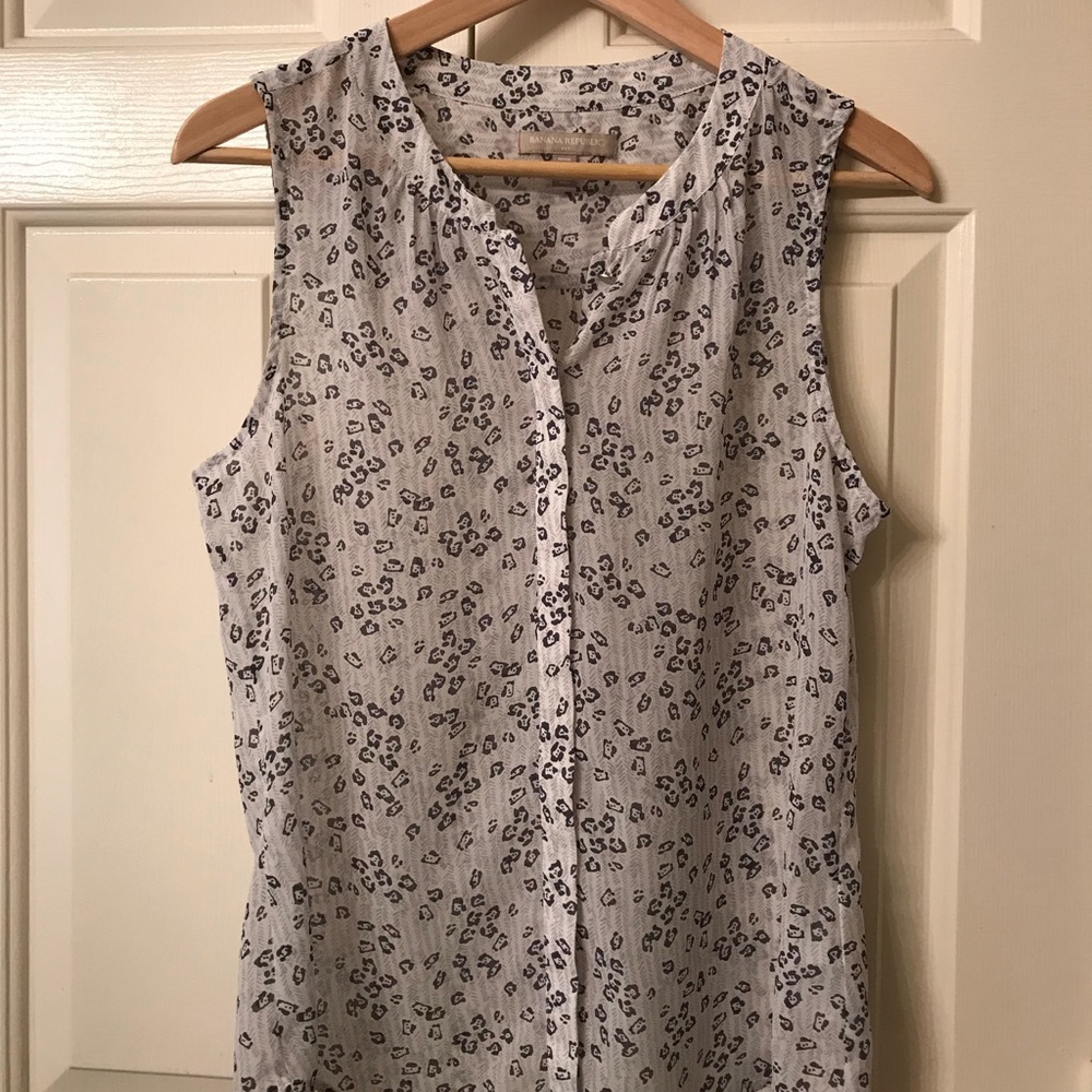 Banana Republic sleeveless top